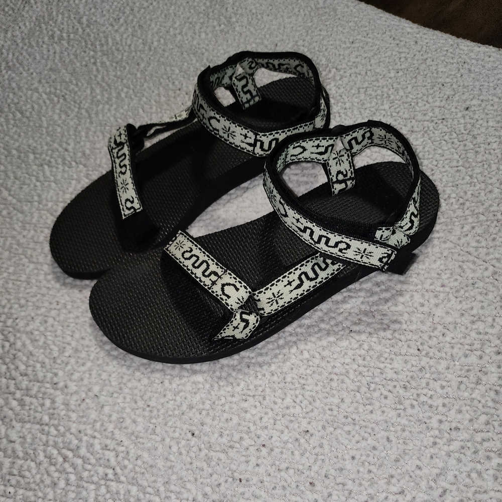 Teva Comfy Boho Stylish Sandals - Picture 1 of 5